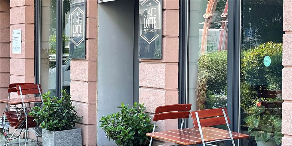 Café Lotte an der Kaiserstraße weiter ohne Gäste - doch warum? Noch werden Tische und Stühle im Café Lotte an der Kaiserstraße nicht genutzt.