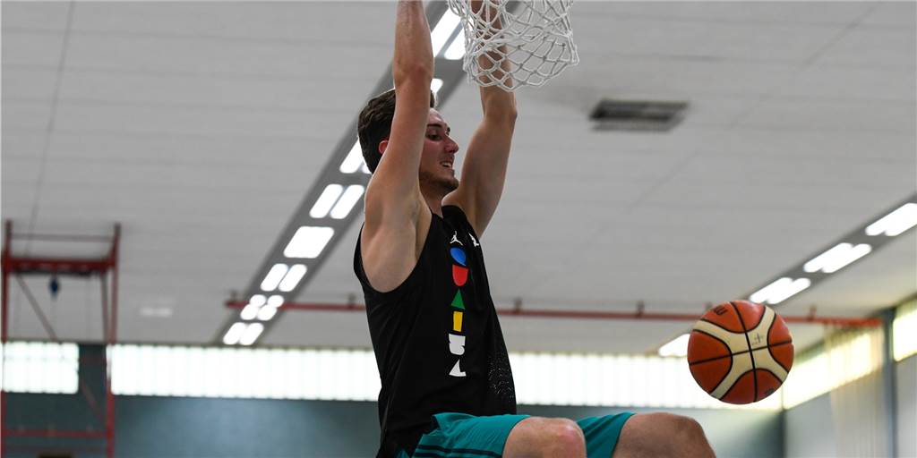 Wechselt der Leader in die 1. Regionalliga? Janne Bromisch liegt ein Angebot vor Janne Bromisch und die LippeBaskets Werne sind zurück im Training.