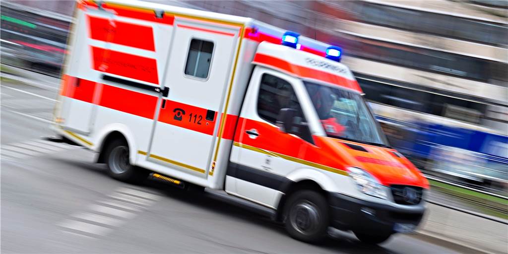 Obwohl die Ampel grün zeigte: Junge von Rettungswagen erfasst Ein Rettungswagen erfasste ein Kind, das bei grün eine Kreuzung überqueren wollte.