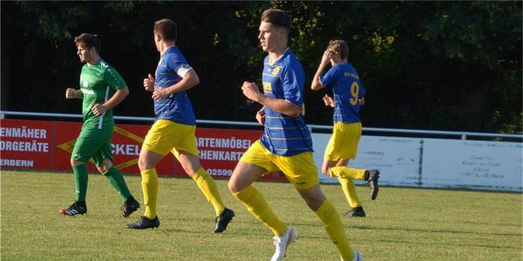 „Eine andere Hausnummer“: Luca Dombrowski (19) blickt auf erste Seniorensaison zurück „Eine andere Hausnummer“: Luca Dombrowski (19) blickt auf erste Seniorensaison zurück