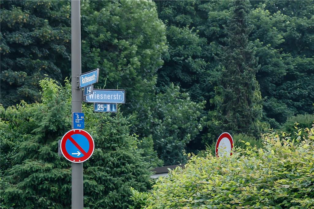 Seniorin in eigener Wohnung gefesselt – Bewaffnete Täter weiterhin auf der Flucht Seniorin in eigener Wohnung gefesselt – Bewaffnete Täter weiterhin auf der Flucht
