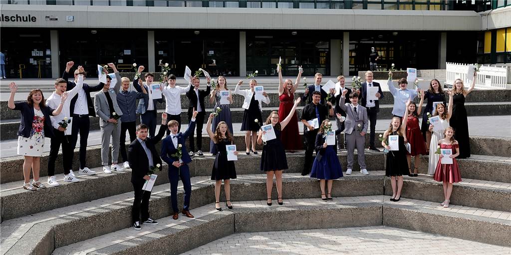 Ein guter Jahrgang: Realschule Haltern feiert ihre Entlassschüler Die Realschüler erhielten klassenweise ihre Abschlusszeugnisse. Den Anfang machte die Klasse 10a.