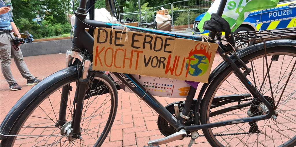 Demo in Lünen: FFF-Aktivistin erklärt die Hintergründe im Video Demo in Lünen: FFF-Aktivistin erklärt die Hintergründe im Video