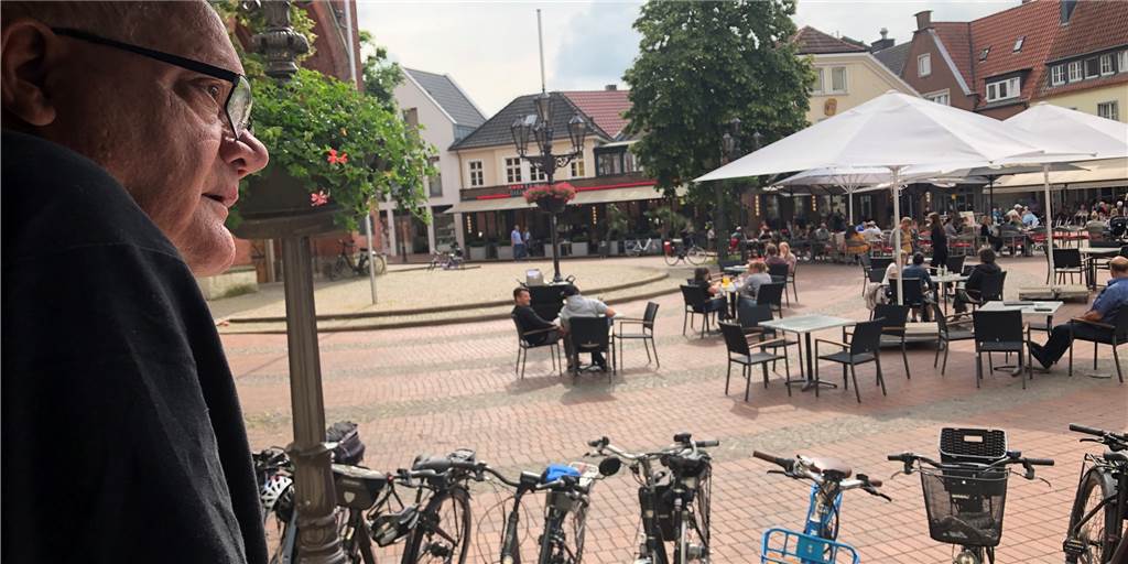 Anwohner von Halterns Marktplatz zur Straßenmusik: „Man wird bekloppt“ Der übliche Geräuschpegel auf dem Halterner Markt und auch die Festveranstaltungen stören Peter Raßmanns überhaupt nicht.
