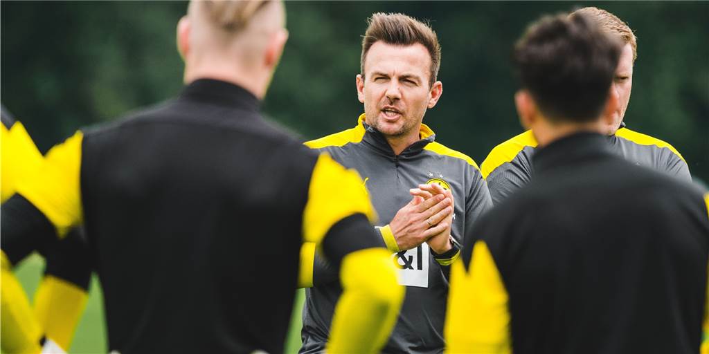BVB-U23-Trainer Maaßen: „Jeder soll einen Mehrwert für die Gruppe schaffen“ BVB-U23-Trainer Maaßen: „Jeder soll einen Mehrwert für die Gruppe schaffen“