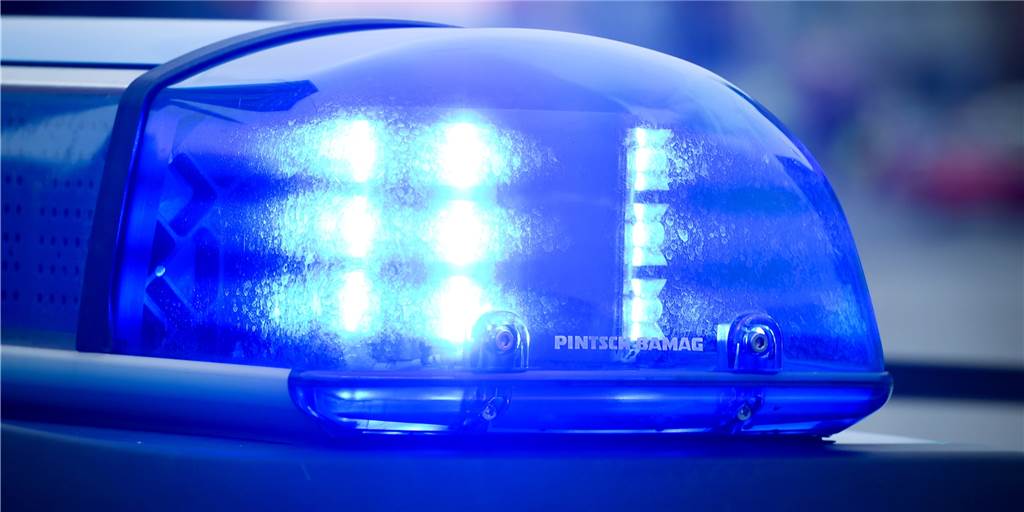 Senioren mit Waffe bedroht: Neue Spur zum falschen Paketboten Senioren mit Waffe bedroht: Neue Spur zum falschen Paketboten