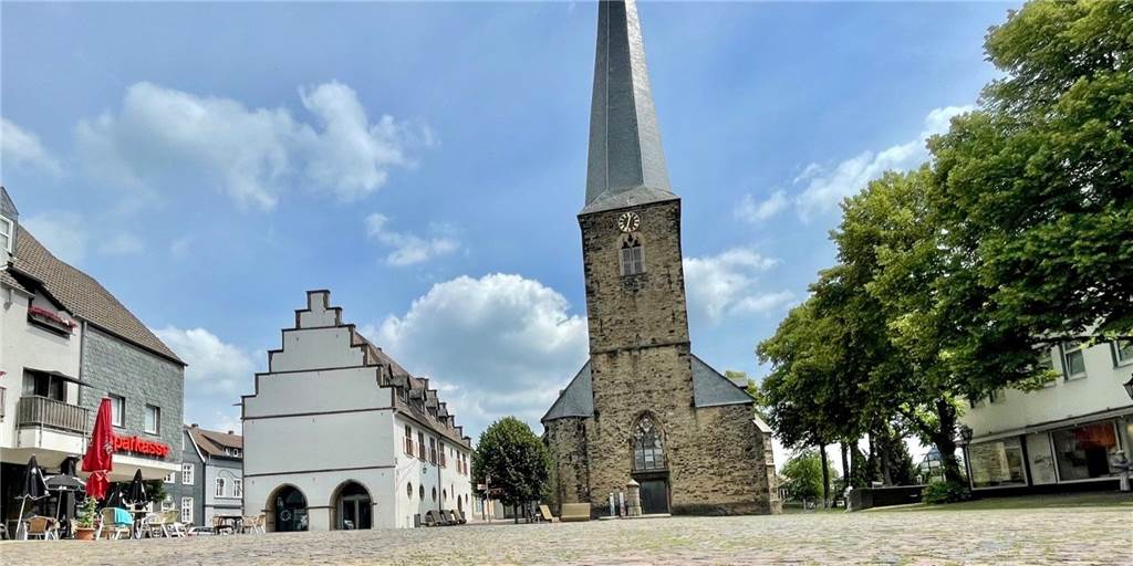 Marktbäume: Will die Stadt den Schwertern hier den großen Coup verkaufen? Marktbäume: Will die Stadt den Schwertern hier den großen Coup verkaufen?