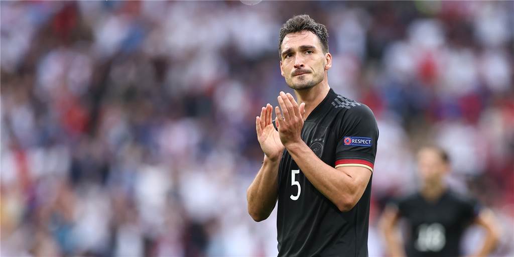 BVB-Abwehrchef Hummels überzeugt im DFB-Trikot - Zukunft bleibt offen BVB-Abwehrchef Hummels überzeugt im DFB-Trikot - Zukunft bleibt offen