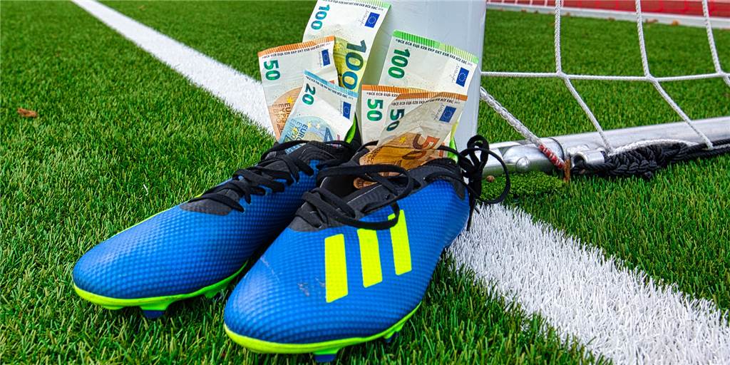 Prozessbetrug: FC Overberge stellt nächste Strafanzeige gegen Ex-Trainer Prozessbetrug: FC Overberge stellt nächste Strafanzeige gegen Ex-Trainer