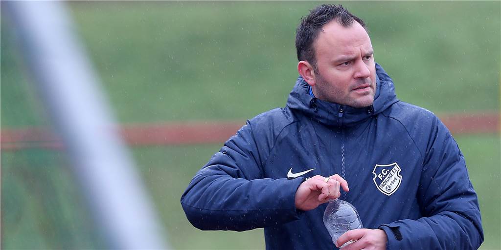 Cranger Kirmes Cup 2021: Frohlinder Spieler laufen Wettrennen zum Anstoß Cranger Kirmes Cup 2021: Frohlinder Spieler laufen Wettrennen zum Anstoß