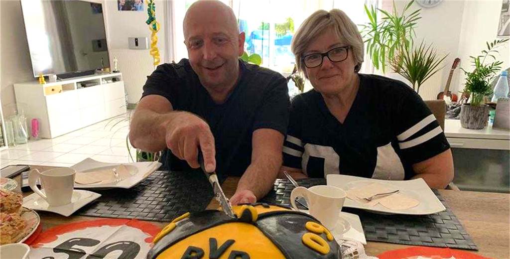 Mike (50) zog für die Liebe aus Magdeburg nach Dortmund - der zu seiner Moni und der zum BVB.