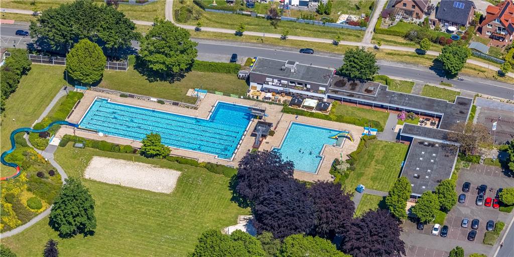 Freibad Sythen erhöht Preise für Gäste - Neues Konzept im Aquarell Der Verein Freibad Sythen reagiert auf erhebliche Zusatzkosten und erhöht seine Eintrittspreise.
