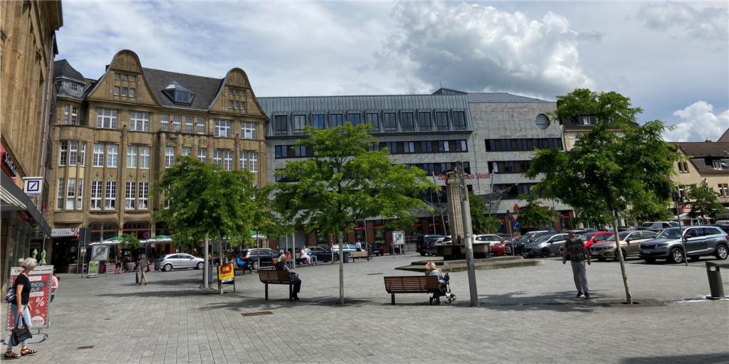 Lockerungen für Geimpfte? Manche Castrop-Rauxeler können sich das vorstellen In der Castrop-Rauxler Altstadt gehen die Meinungen über Lockerungen auseinander.