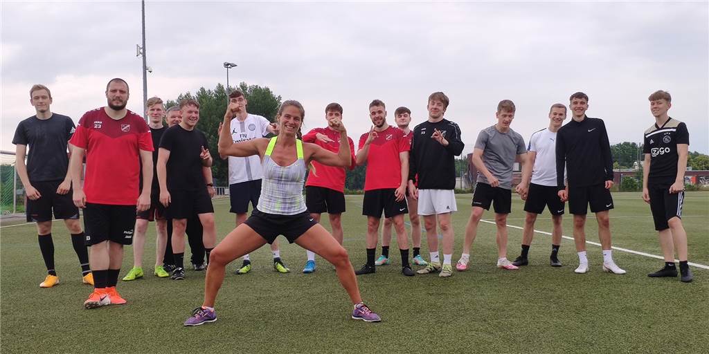 Fitnesstrainerin quält Kreisliga-Kicker: „Die zwei Tage danach waren übel“ Fitnesstrainerin quält Kreisliga-Kicker: „Die zwei Tage danach waren übel“