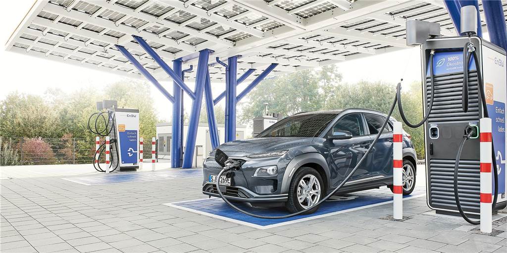 Elektroauto bei einer Tasse Kaffee aufladen: „Kein Unterschied zur Tankstelle“ Das Aufladen eines Elektrowagens soll künftig nicht viel länger dauern als ein herkömmlicher Tankstellenbesuch.