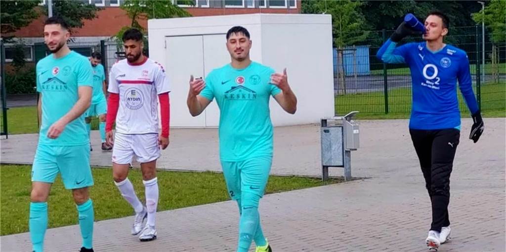 TSC Kamen setzt bewusst auf Lehrstunden gegen die Großen Motoviert ging der TSC Kamen das Match beim Landesligisten Türkspor Dortmund an, verlor am Ende aber mit 1:6.