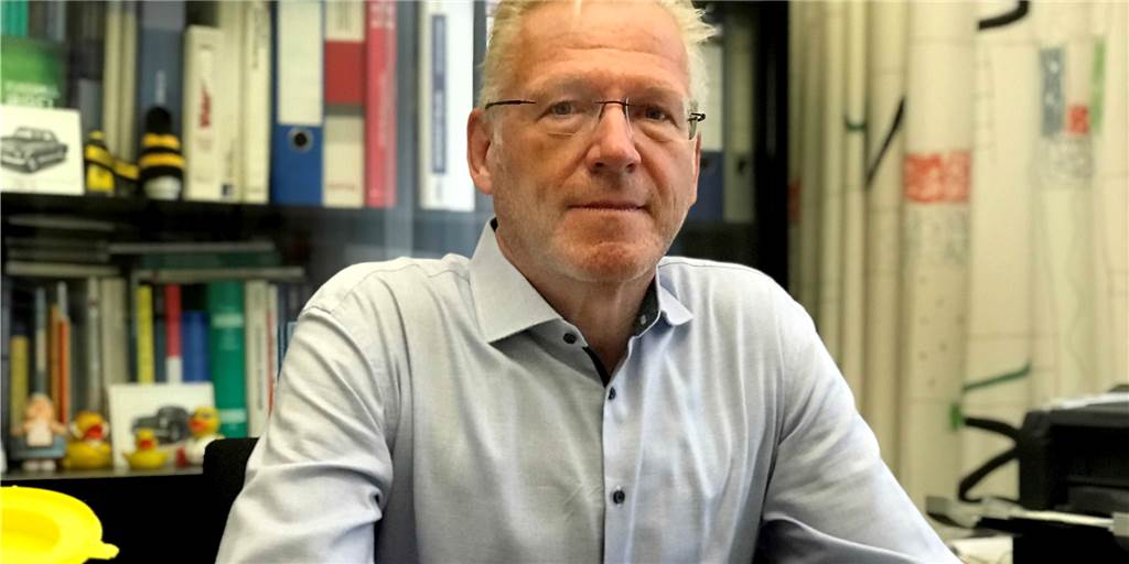 „Wahrscheinlich müssen wir Astrazeneca wegwerfen“ Astrazeneca bleibt stehen, Comirnaty von Biontech wird immer gerne genommen – das hat Folgen für die Arztpraxen.