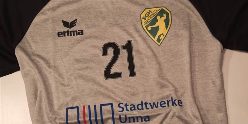 Kuriose Reise: Trikot aus Unna taucht auf Markt in Afrika auf - und wird zum Glücksbringer Kuriose Reise: Trikot aus Unna taucht auf Markt in Afrika auf - und wird zum Glücksbringer
