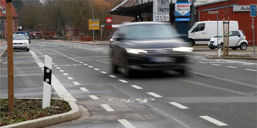 50er-Zone: Heekerin rast mit 105 km/h in Lasermessung Auf der Eper Straße raste die Frau in die Lasermessung der Polizei (Symbolbild).