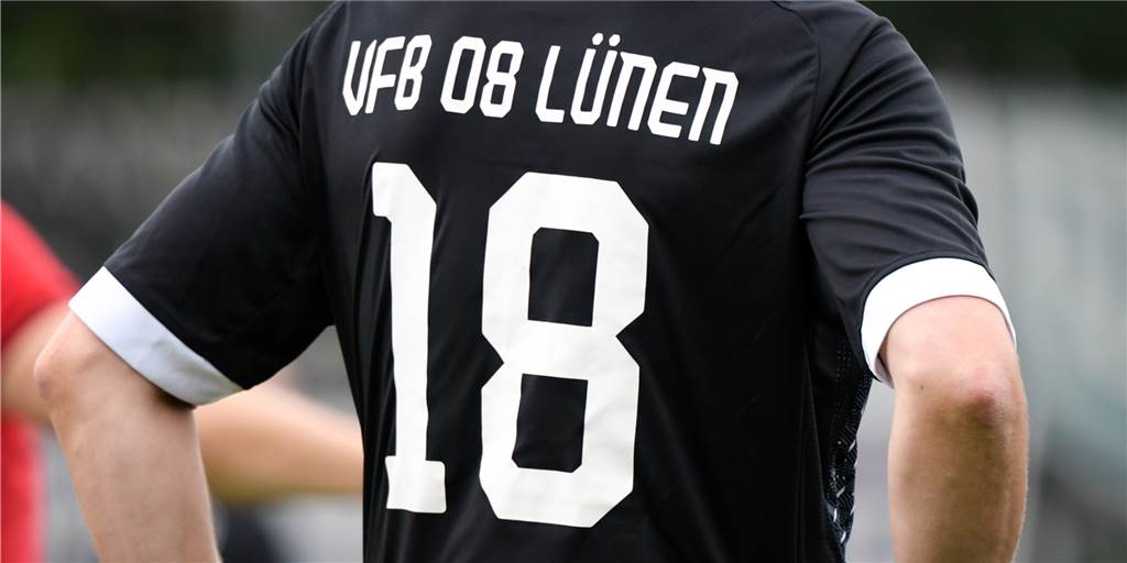 Lüner Urgestein kündigt Karriereende an: „Highlight wäre noch einmal ein Aufstiegsspiel“ Ein langjähriger Lüner Fußballer, der unter anderem für den VfB Lünen am Ball war, geht in seine mutmaßlich letzte Seniorensaison.