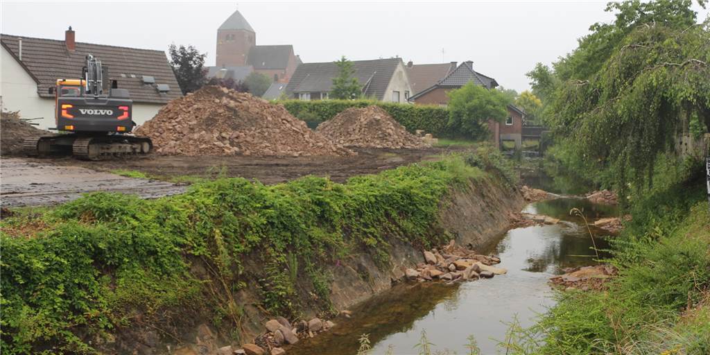 Mit Video: Arbeiten am Mühlenwehr aufgenommen – und wieder unterbrochen Zwischen Mühlenwehr und L572 wurden die Arbeiten für die Raue Rampe aufgenommen. In Abstimmung mit der Baufirma wurden diese nun für zwei bis drei Wochen unterbrochen.
