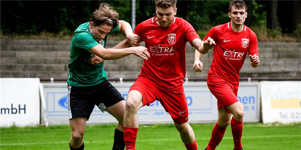 Rosowski zum LSV-Wechsel: „Habe lange überlegt, ob ich mich nochmal quälen soll“ Gegen den BSV Schüren stand Robin Rosowski erstmals für den Lüner SV auf dem Platz.