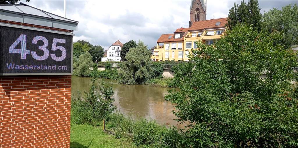 Lippe-Pegel beruhigt sich wieder - Probleme an der Kläranlage in Lünen Der Pegel an der Lippe in Lünen hatte in der Nacht zu Donnerstag (15. Juli) mit 4,70 Metern seinen bisherigen Höchststand erreicht. Am Nachmittag sank der Wasserstand langsam wieder.