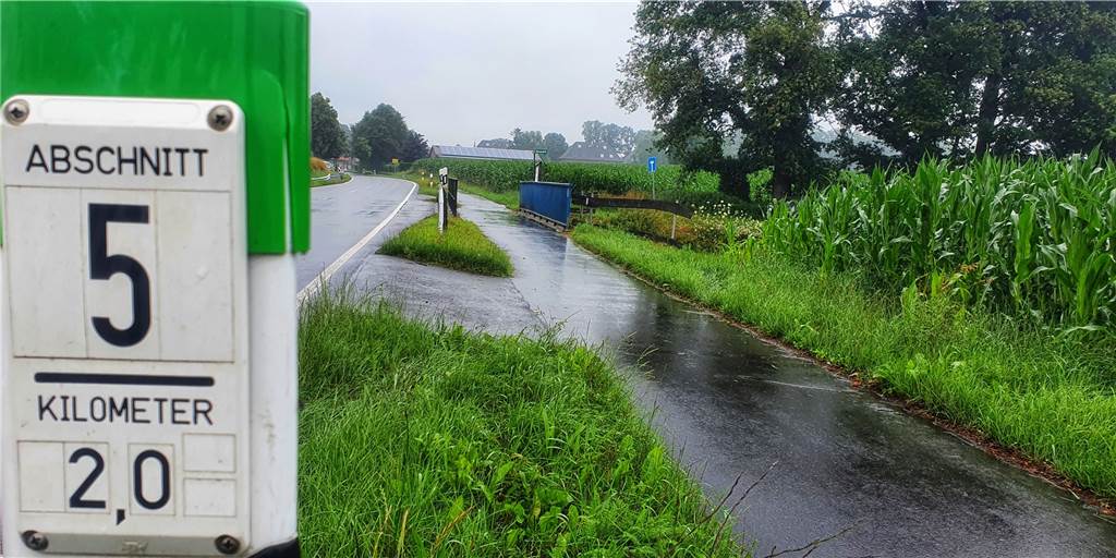 Wilde Verfolgungsjagd: Drogenkurier (23) springt in Bach und taucht ab Zollbeamte verhafteten den Drogenkurier an dieser Stelle in Oldenkott.