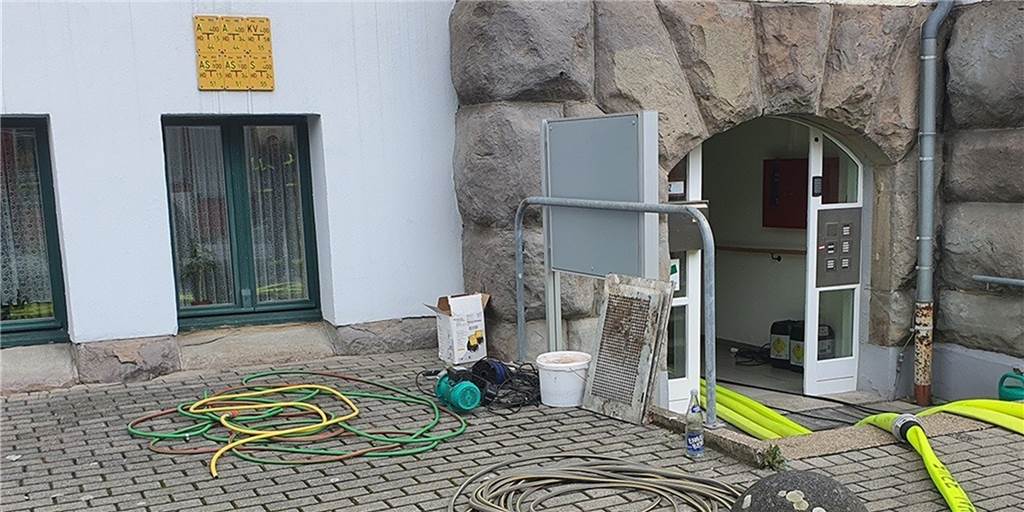Dorstener Feuerwehr schützte Altenheim vor Überflutung Dorstener Feuerwehr schützte Altenheim vor Überflutung