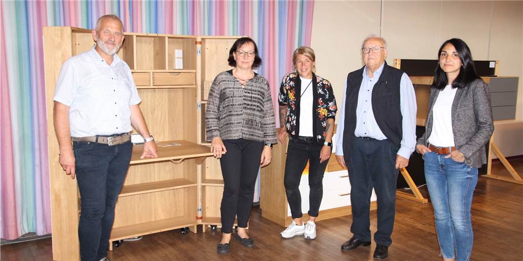 Gesellenstücke einer neuen Tischlergeneration öffentlich ausgestellt Die Jury des Wettbewerbs "Die Gute Form" hat die Gesellenstücke bewertet (v.l.): Günter Wewers, Andrea Kötter, Anika Janocha, Herbert Rotterdam, Melanie Himmelberg