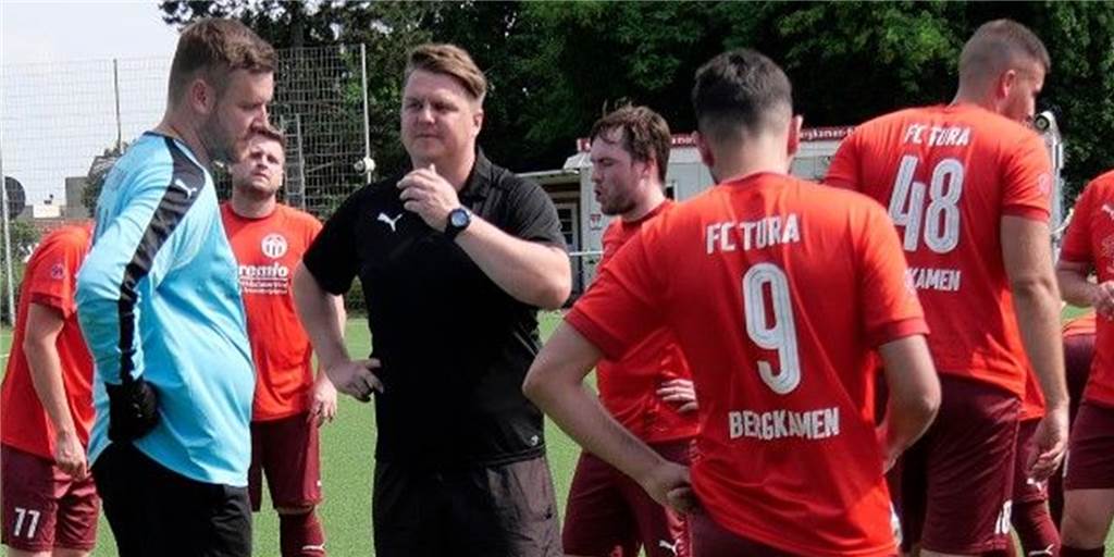 Der FC TuRa Bergkamen und Trainer Chris Brügmann mussten am Freitagabend einen Niederlage gegen die SpVg Bönen hinnehmen. 