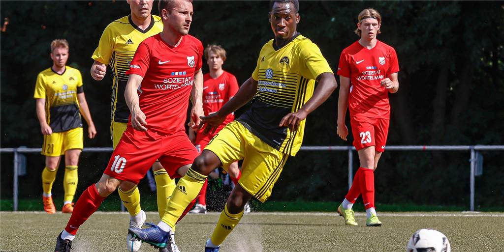 Alhusain Barry und der SuS Kaiserau verloren am Sonntag das Liga-Duell gegen den Kirchhörder SC mit 0:2. Dennoch stehen die Schwarz-Gelben am Mittwoch im Viertelfinale. 