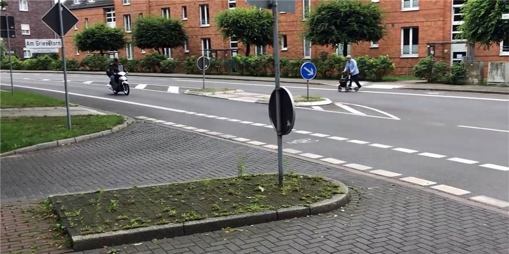 Mit Video: ADFC Werne verhindert Planungsfehler an Kurt-Schumacher-Straße Dank des Rates vom ADFC gestalteten die Planer den Ausbau der Kurt-Schumacher-Straße, hier im Einmündungsbereich Am Griesetorn, besser für Fahrradfahrer.