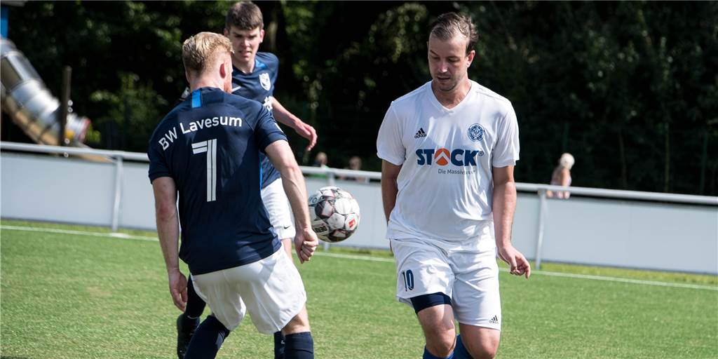 Zwei Tore, drei Vorlagen: Der älteste ETuS-Spieler ist in Top-Form - Lob für Youngster Dominik Wergen ist der älteste Spieler im Kader des ETuS Haltern.