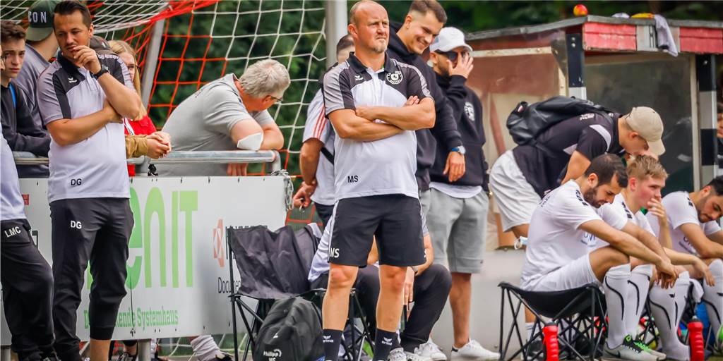 Zwei Spieler verletzen sich beim Turnier in Brackel schwer und fallen erstmal aus Zwei Spieler verletzen sich beim Turnier in Brackel schwer und fallen erstmal aus