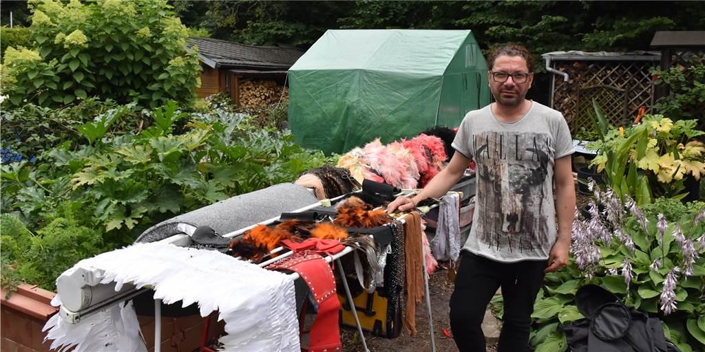 Travestiekünstler: „Nur noch zwei, drei Kleider übrig“ Travestiekünstler: „Nur noch zwei, drei Kleider übrig“