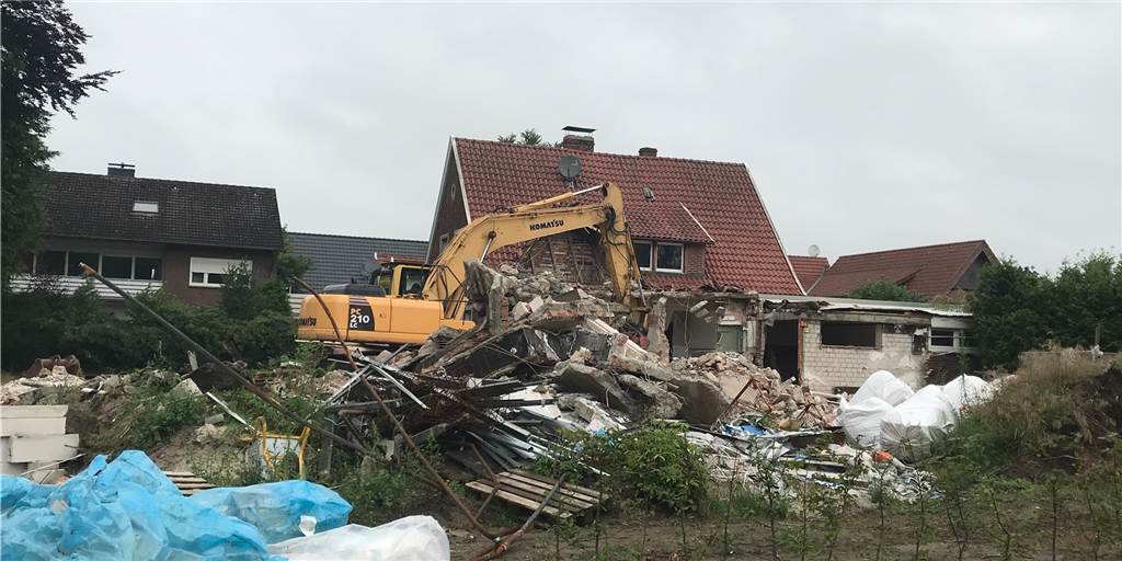 Waldkrone: Ein Stück Heimat ist aus Legden endgültig verschwunden Der Abrissbagger hat die Waldkrone dem Erdboden gleichgemacht.