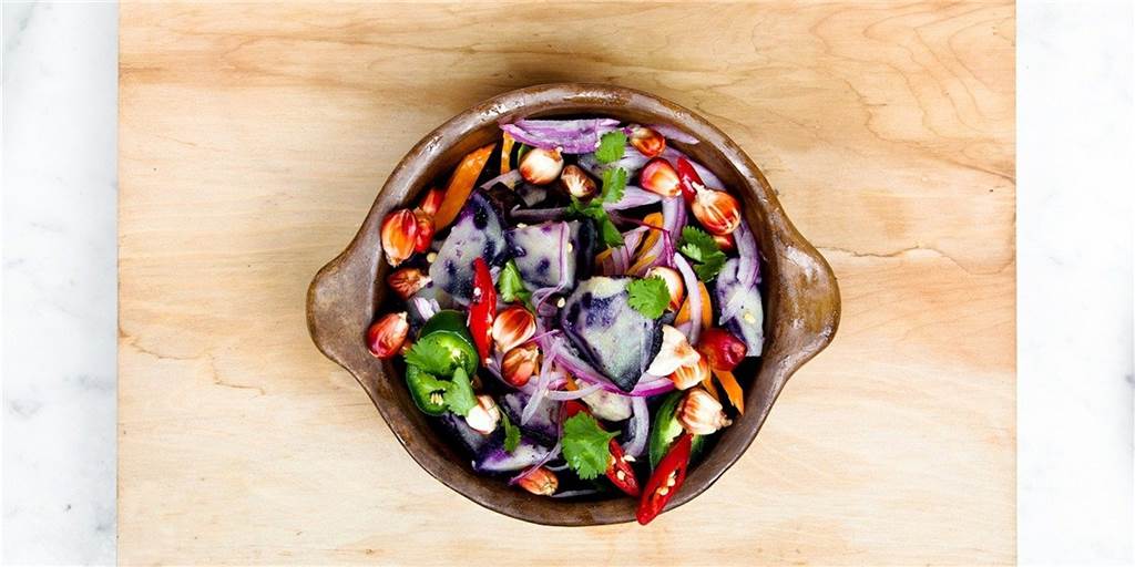 Abwechslung beim Grillen: 8 Sommersalate mit dem gewissen Pfiff Abwechslung beim Grillen: 8 Sommersalate mit dem gewissen Pfiff