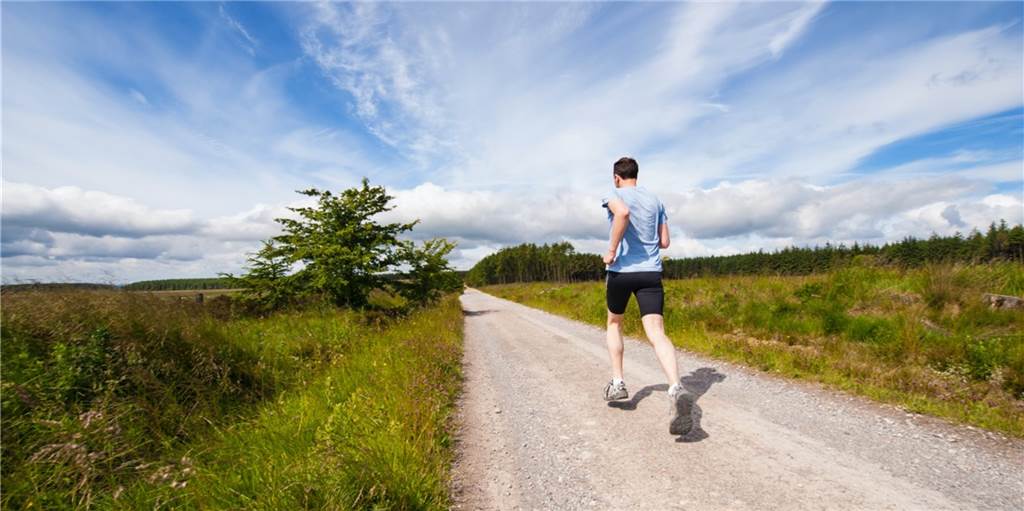Auslaufmodell Fitnessstudio? Nachhaltige Sportarten liegen im Trend Laufen, Wandern, Fahrradfahren und Co. sind nachhaltige Sportarten. In welchen Städten man ein solches Training am besten umsetzen kann, hat der Sportartikelhersteller Reebok erhoben.