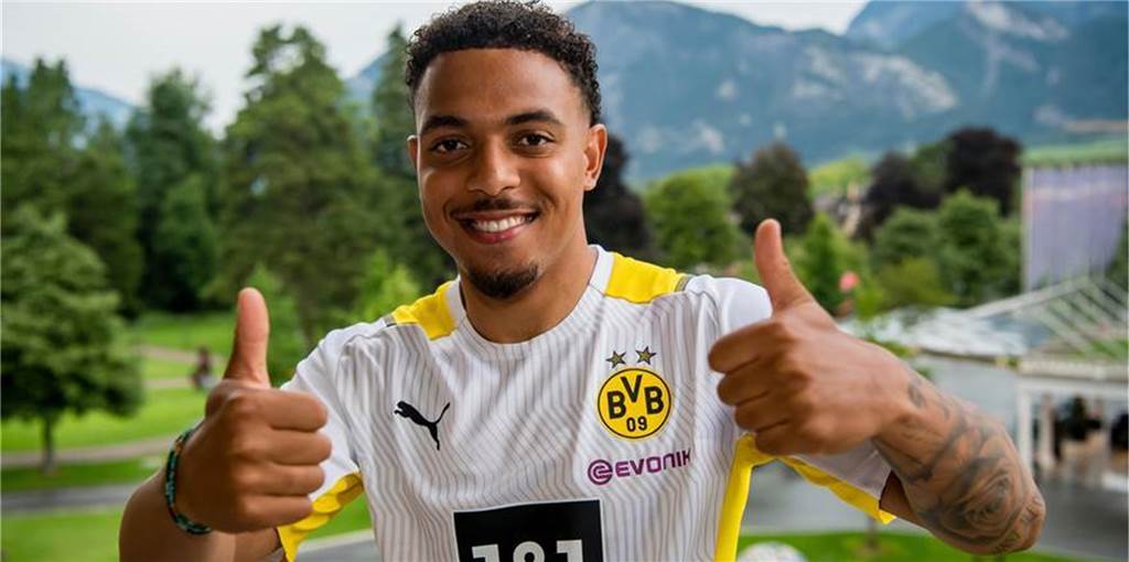 Malen unterschreibt beim BVB bis 2026 - und zeigt gleich seine Qualitäten Malen unterschreibt beim BVB bis 2026 - und zeigt gleich seine Qualitäten