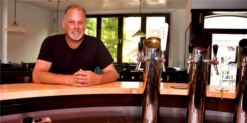 Alstätte freut sich auf den Neustart im Dorfgasthof Wissing Harry Engbers (60) übernimmt gerade den Dorfgasthof Wissing. Am 6. August will er in Alstätte eröffnen. Bis dahin bleiben aber noch 1000 Kleinigkeiten zu tun.