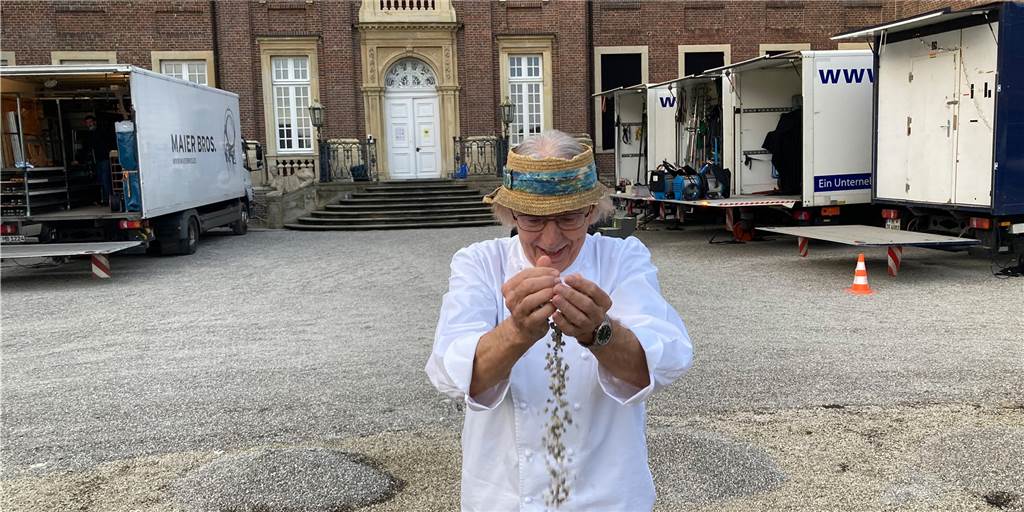 Dritter Titel für Künstler-Koch Franz Lauter und Zukunftspläne Franz Lauter, der kulinarische Schlossherr von Nordkirchen, hatte kürzlich die Räume seines Restaurants an die Crew eines Filmprojekts vermietet. Zum dritten Mal gehört er zu den 50 besten Köchen Deutschlands.