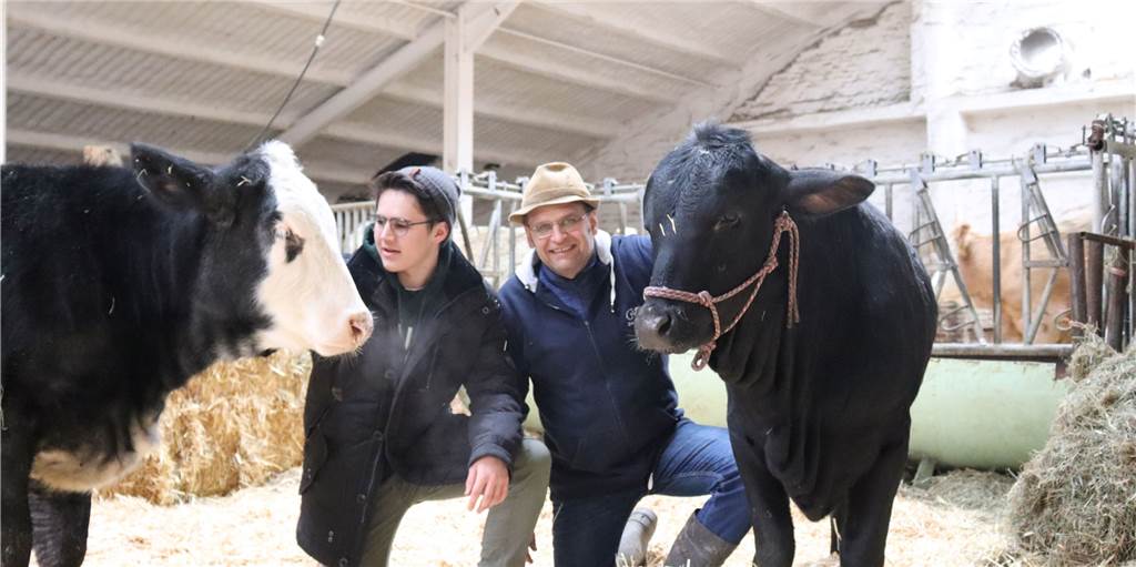 Landwirt: „Wer Tierwohl will, darf nicht zum Billig-Fleisch greifen“ Burkhard und Moritz Sagel