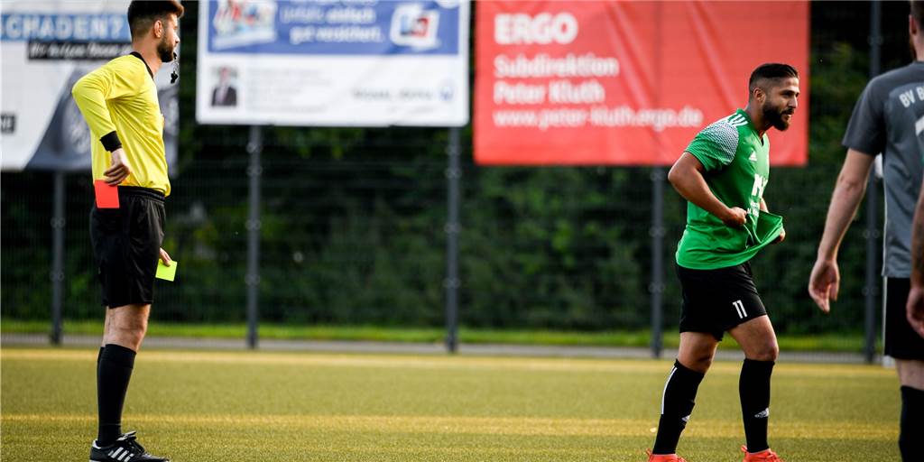 Zwei Platzverweise im Test: Hat der VfL Kemminghausen ein Disziplin-Problem, Tuna Kayabasi? Zwei Platzverweise im Test: Hat der VfL Kemminghausen ein Disziplin-Problem, Tuna Kayabasi?