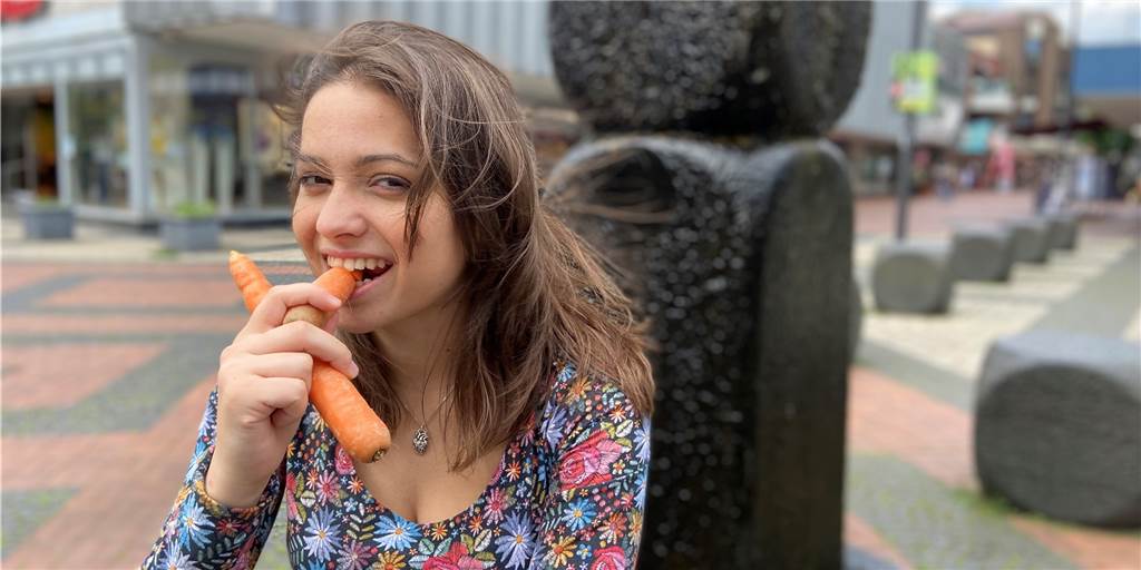 Wem das Tierwohl am Herzen liegt, der muss Vegetarier werden Vegetarisch leben kann herausfordernd sein, ist aber der einzig richtige Weg findet unsere Kommentatorin Nora Varga.
