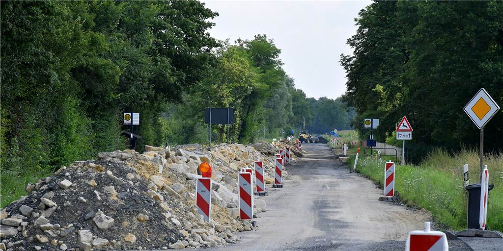Vollsperrung zwischen Nordkirchen und Capelle: Wie lange dauert‘s noch? Ziemlich gewaltig sieht die Baustelle zwischen Capelle und Nordkirchen gerade aus. Die Straße wird aufwendig saniert.