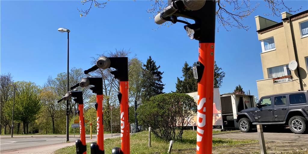 Nach Testlauf in Castrop-Rauxel: Wird es bald mehr E-Scooter geben? Weitere E-Scooter können wahrscheinlich schon bald in Castrop-Rauxel zu finden sein.
