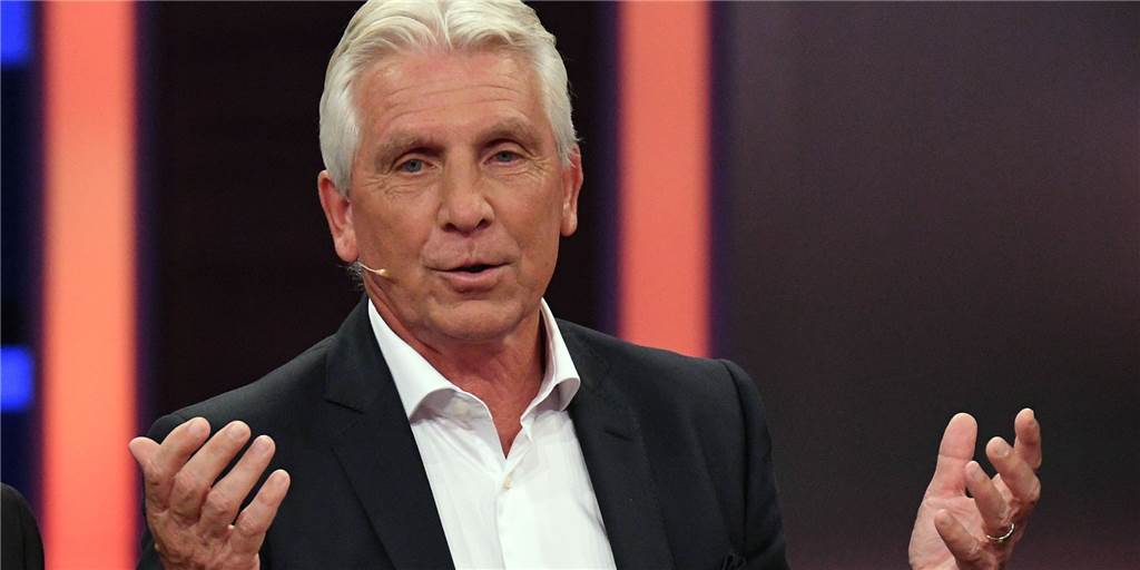 Klaus Fischer: Darum bin ich kein Freund dieser Schalker Fünfer-Kette Klaus Fischer: Darum bin ich kein Freund dieser Schalker Fünfer-Kette