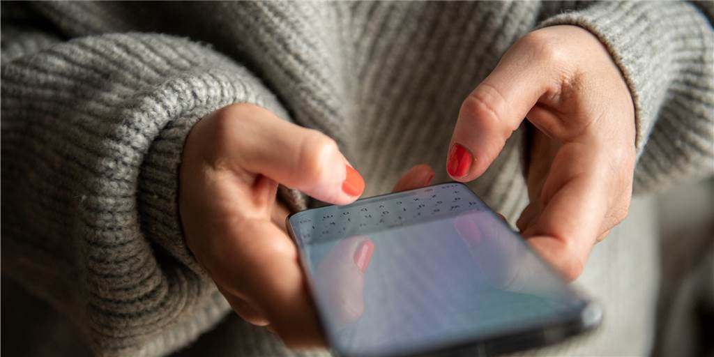 Dortmunder sammeln alte Handys und helfen bei Problemen mit aktuellen Das Repair-Café in Wambel bietet neuerdings auch eine Smartphone-Sprechstunde an.