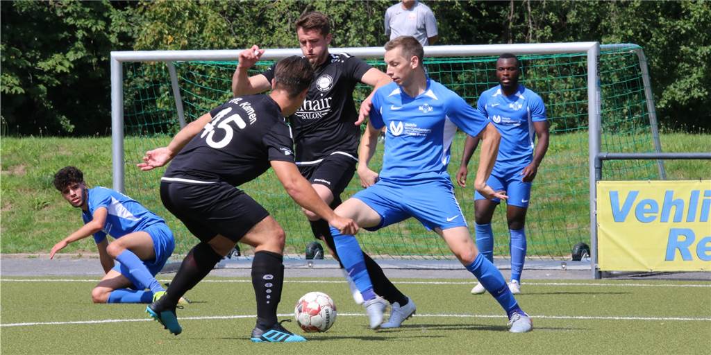 Rot wegen Beleidigung: VfL Kamen kassiert schallende 1:9-Ohrfeige vom Königsborner SV Königsborns Val-Leander Wettklo steuerte drei Treffer zum Sieg des Königsborner SV beim VfL Kamen bei.